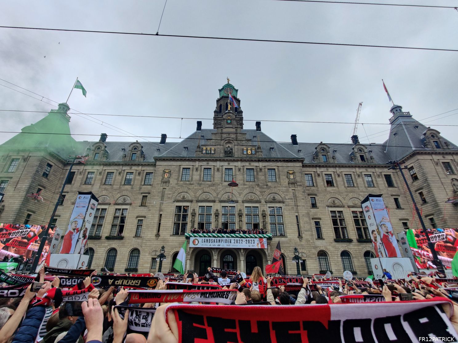 Fotoverslag huldiging op de Coolsingel online