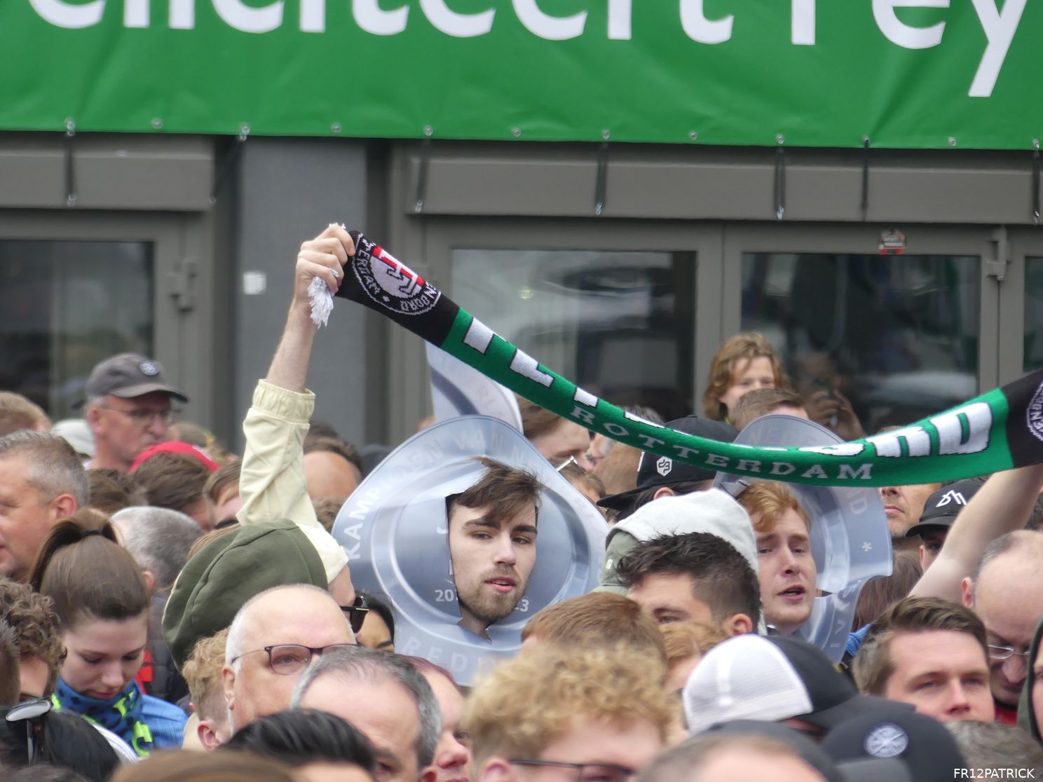 Fotoverslag huldiging op de Coolsingel online