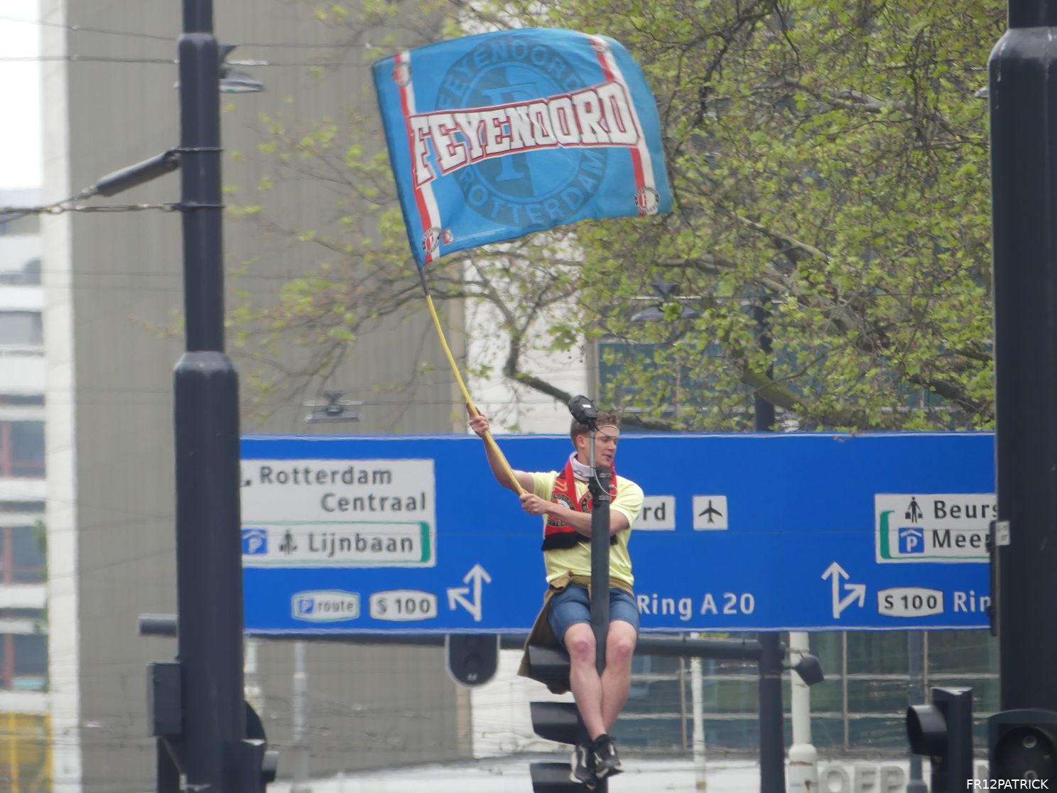 Fotoverslag huldiging op de Coolsingel online