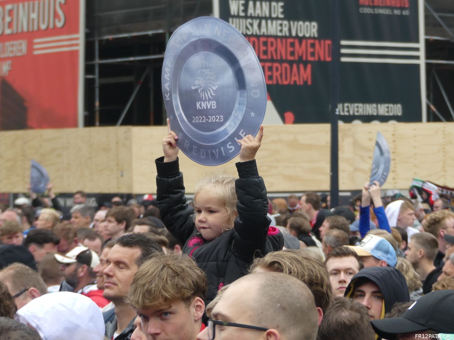 Fotoverslag huldiging op de Coolsingel online
