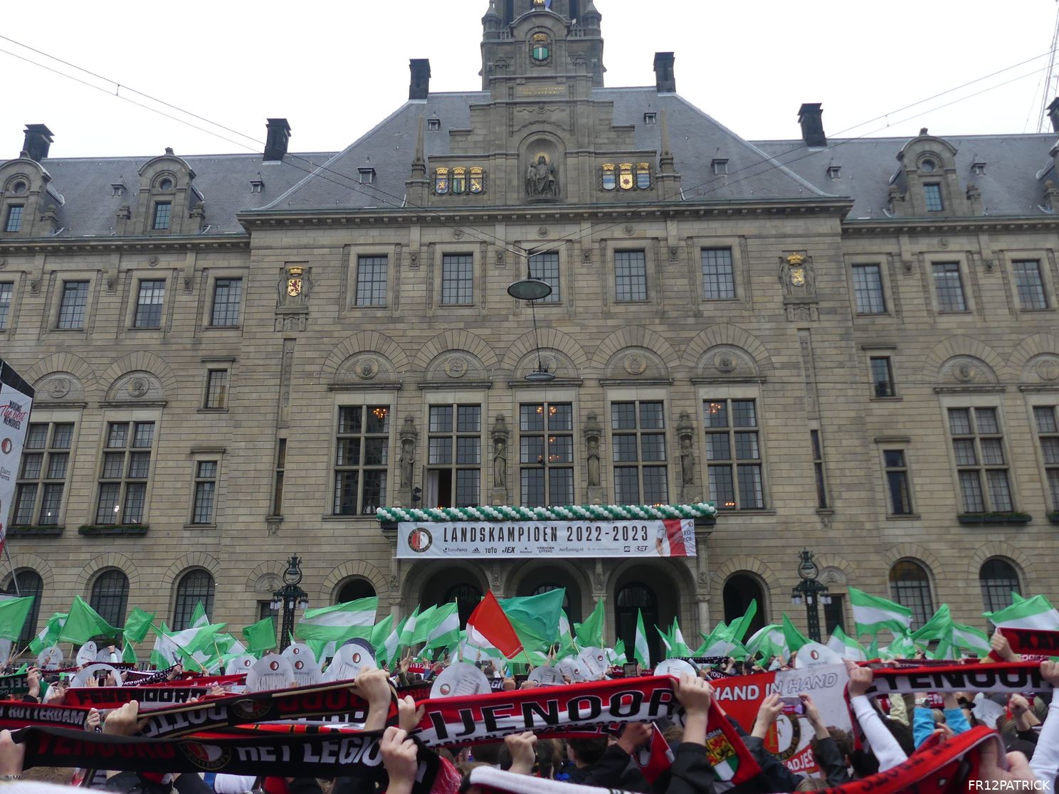 Fotoverslag huldiging op de Coolsingel online