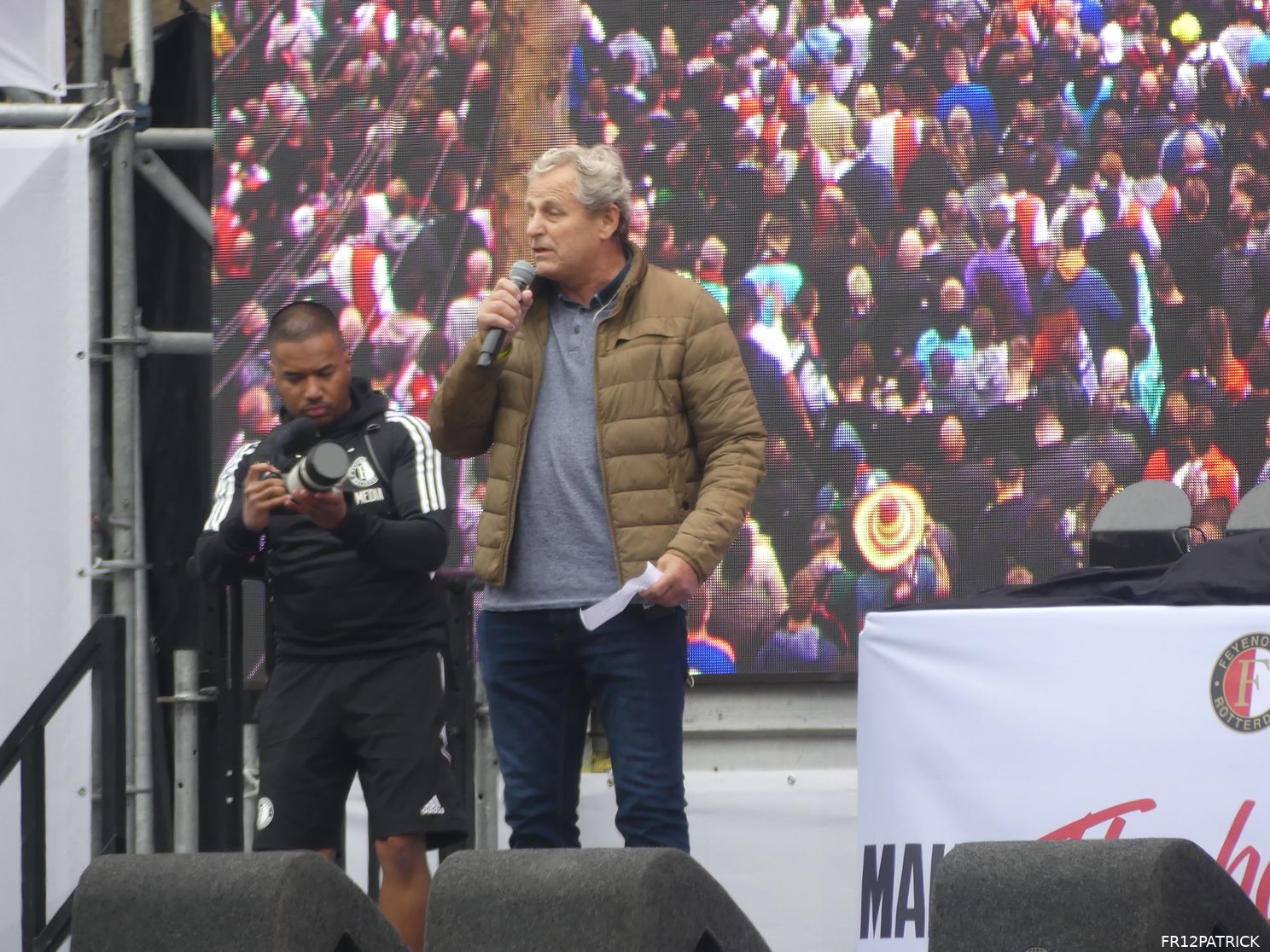 Fotoverslag huldiging op de Coolsingel online