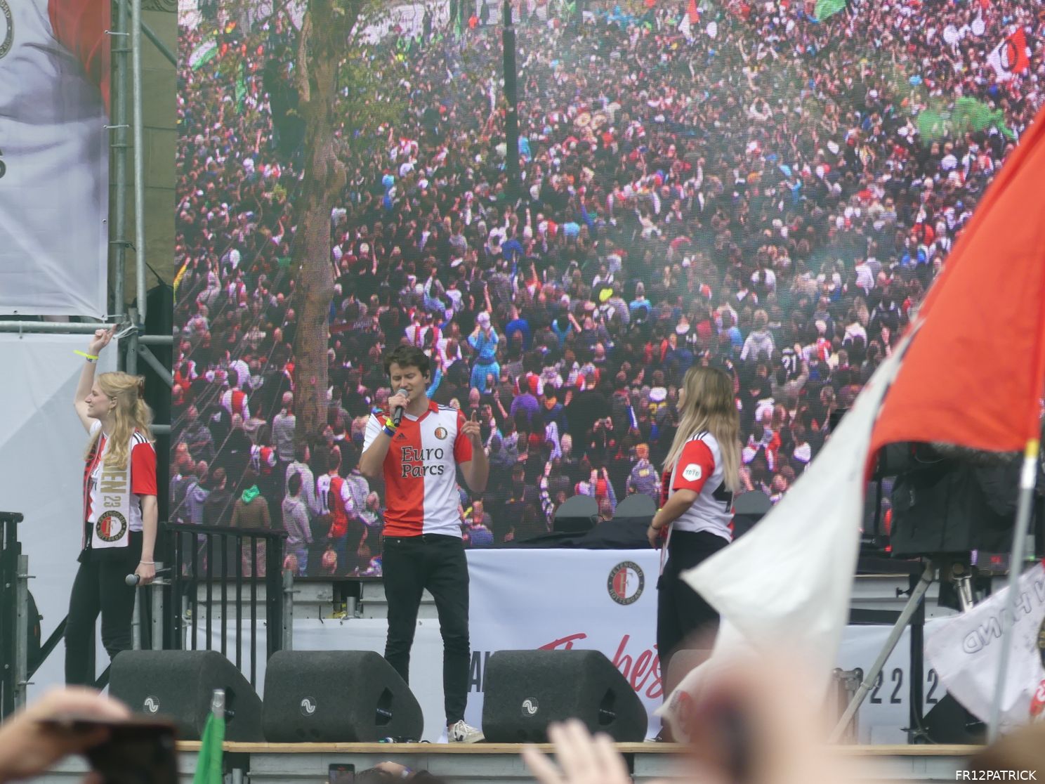 Fotoverslag huldiging op de Coolsingel online