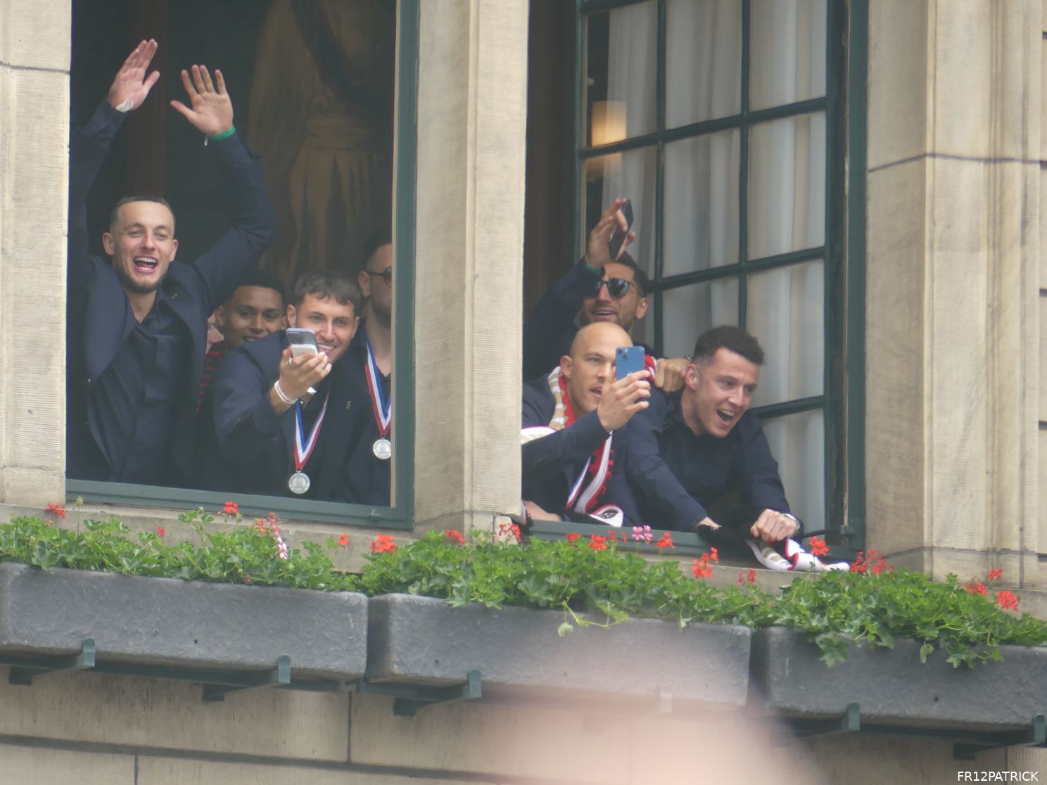 Fotoverslag huldiging op de Coolsingel online