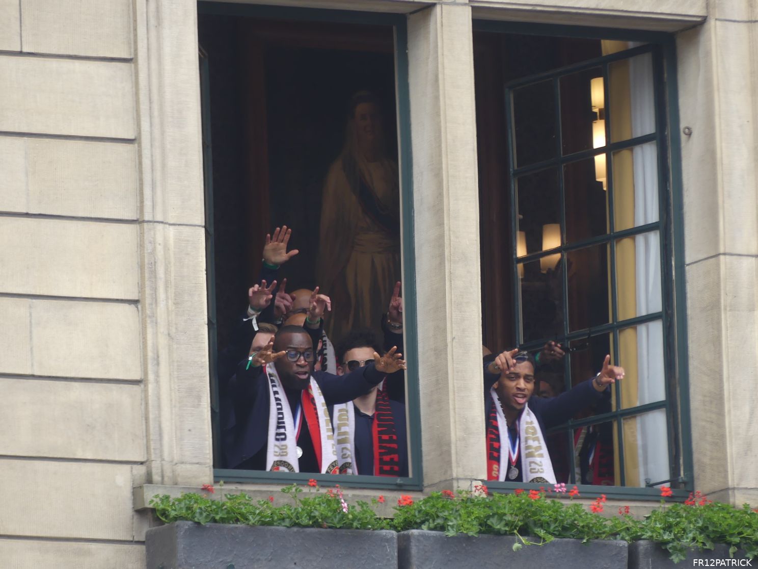 Fotoverslag huldiging op de Coolsingel online