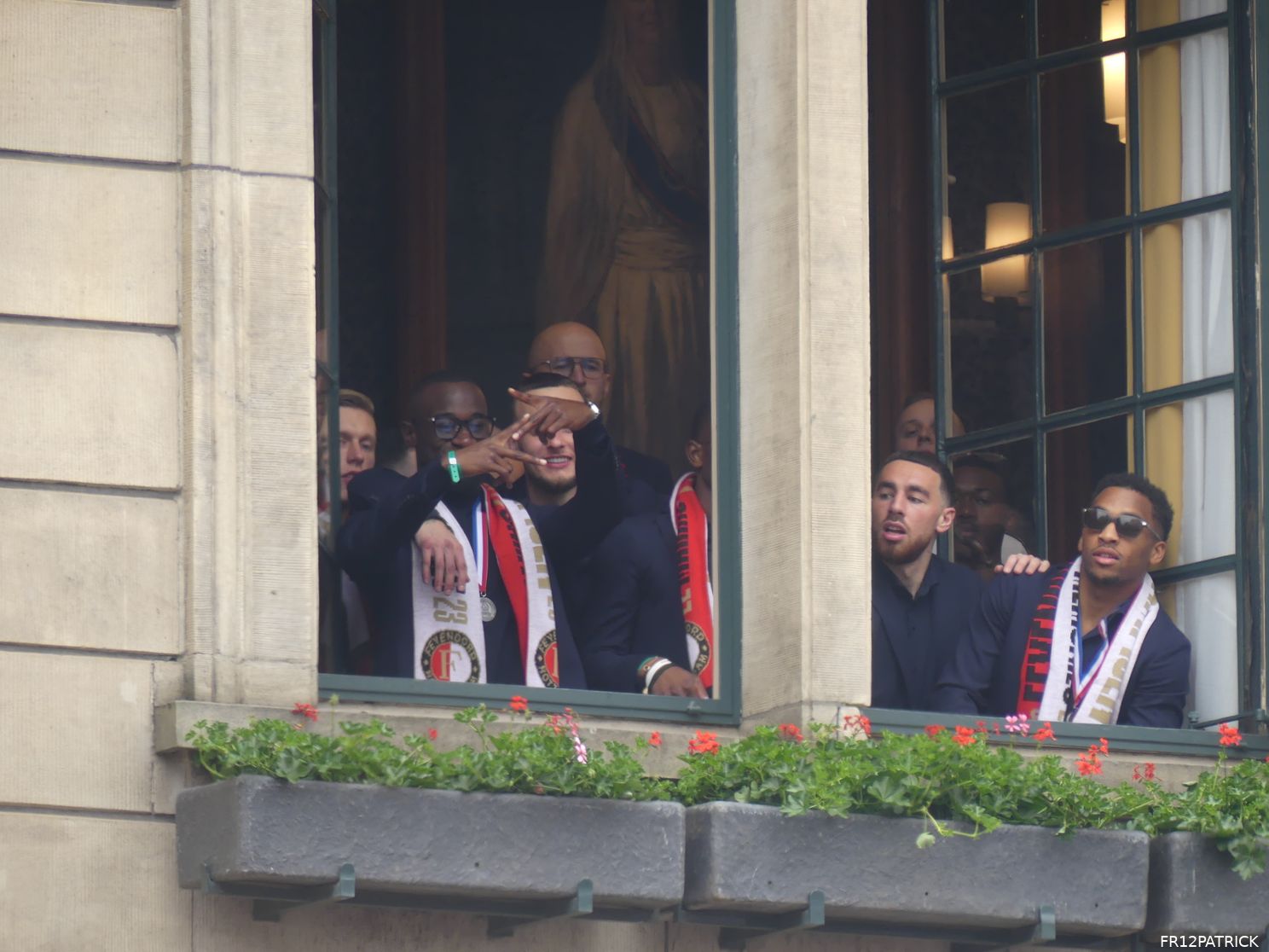 Fotoverslag huldiging op de Coolsingel online