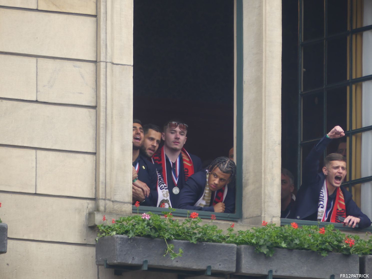 Fotoverslag huldiging op de Coolsingel online