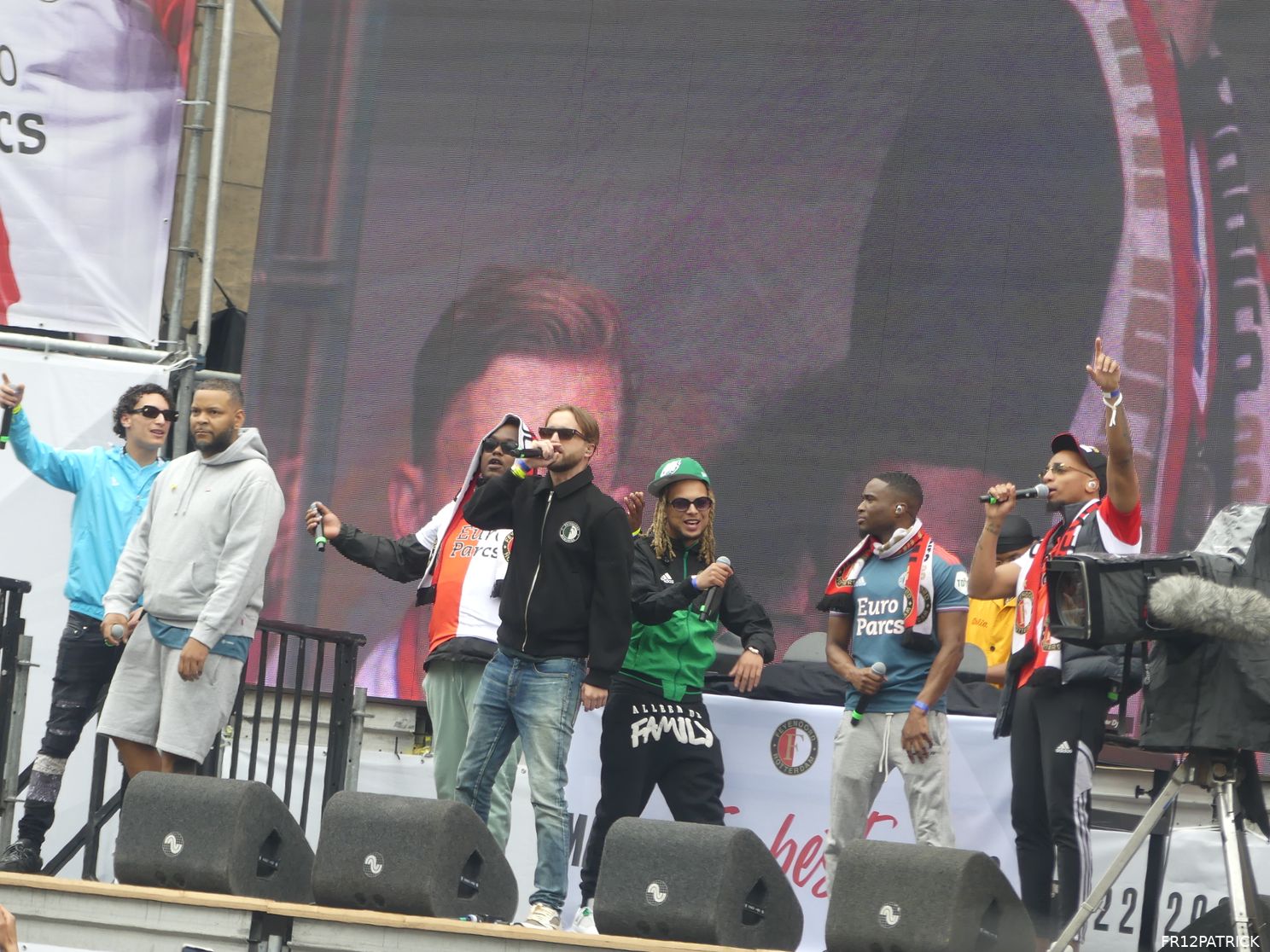 Fotoverslag huldiging op de Coolsingel online