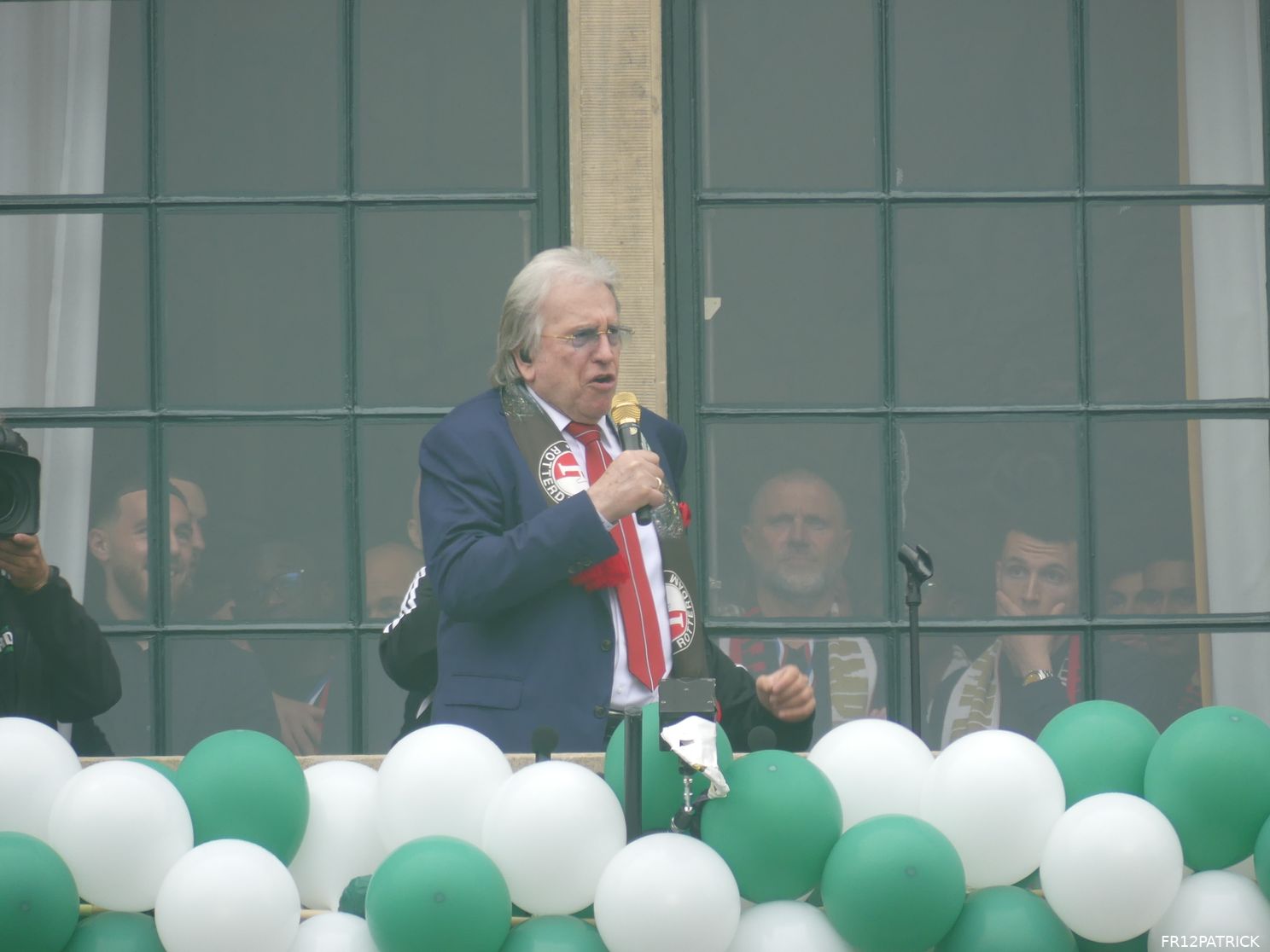 Fotoverslag huldiging op de Coolsingel online