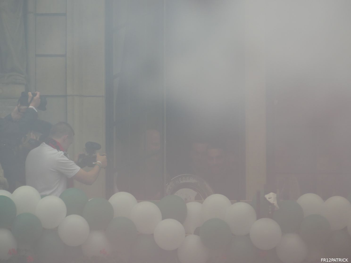 Fotoverslag huldiging op de Coolsingel online