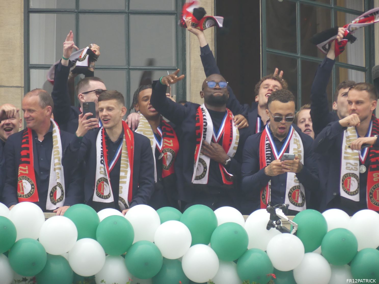 Fotoverslag huldiging op de Coolsingel online