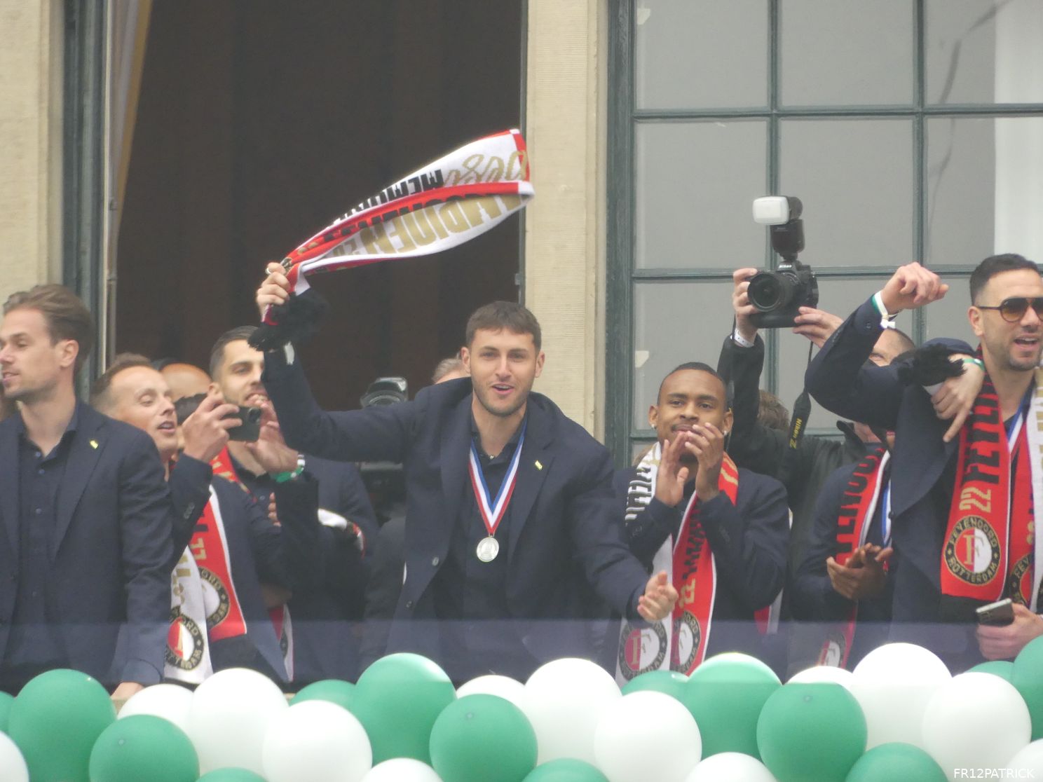 Fotoverslag huldiging op de Coolsingel online