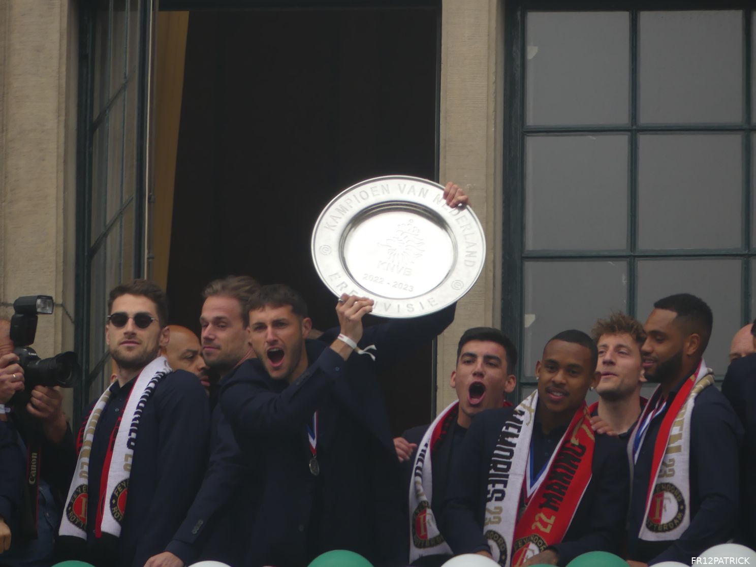 Fotoverslag huldiging op de Coolsingel online