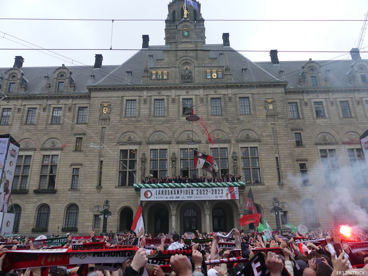 Fotoverslag huldiging op de Coolsingel online
