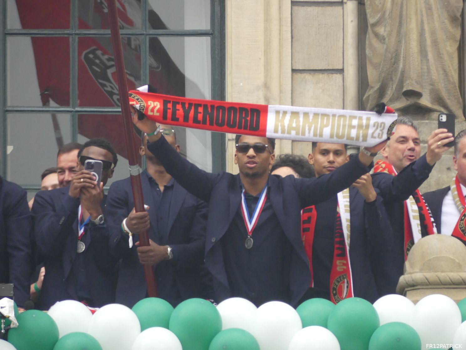 Fotoverslag huldiging op de Coolsingel online