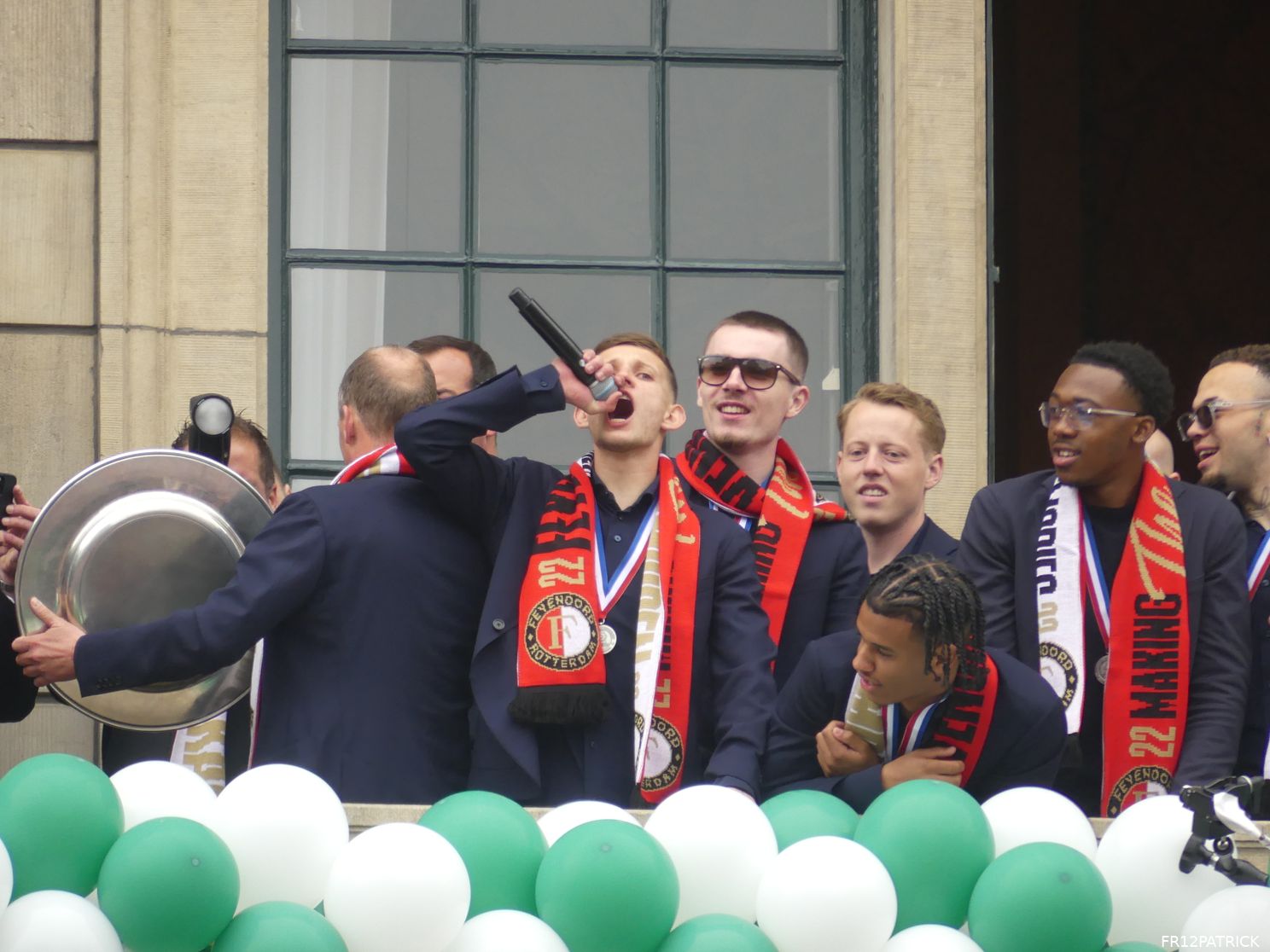 Fotoverslag huldiging op de Coolsingel online