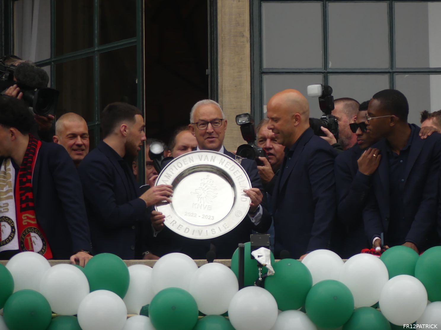 Fotoverslag huldiging op de Coolsingel online