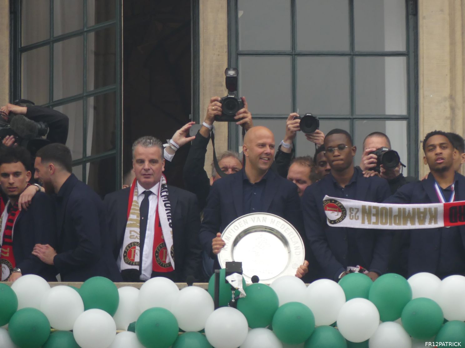 Fotoverslag huldiging op de Coolsingel online