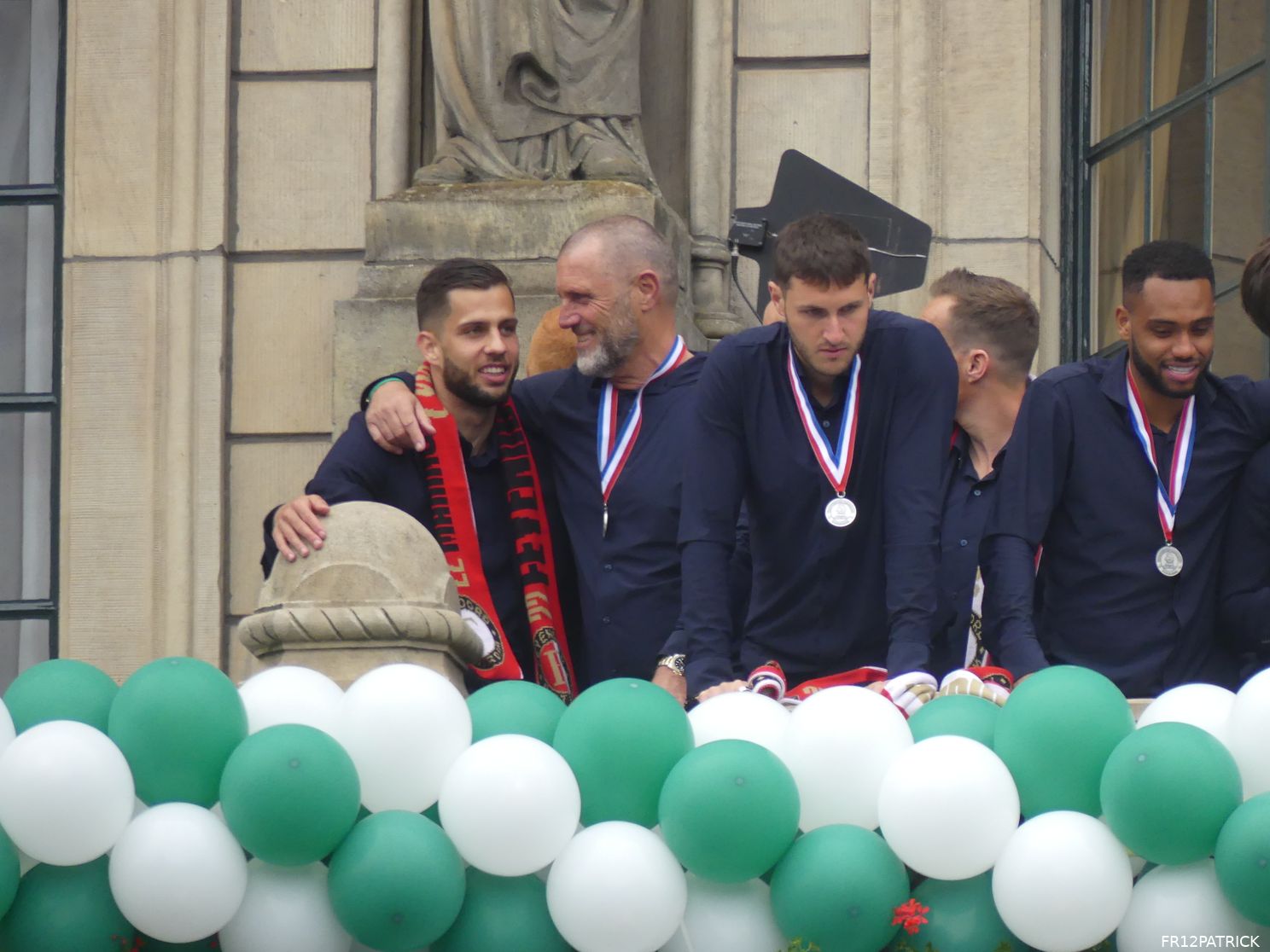Fotoverslag huldiging op de Coolsingel online