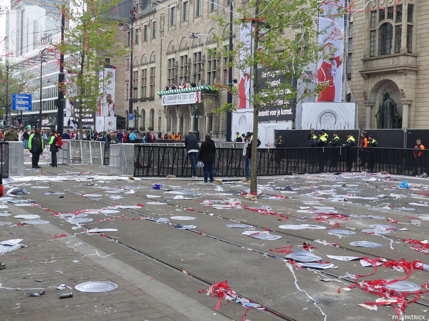 Fotoverslag huldiging op de Coolsingel online