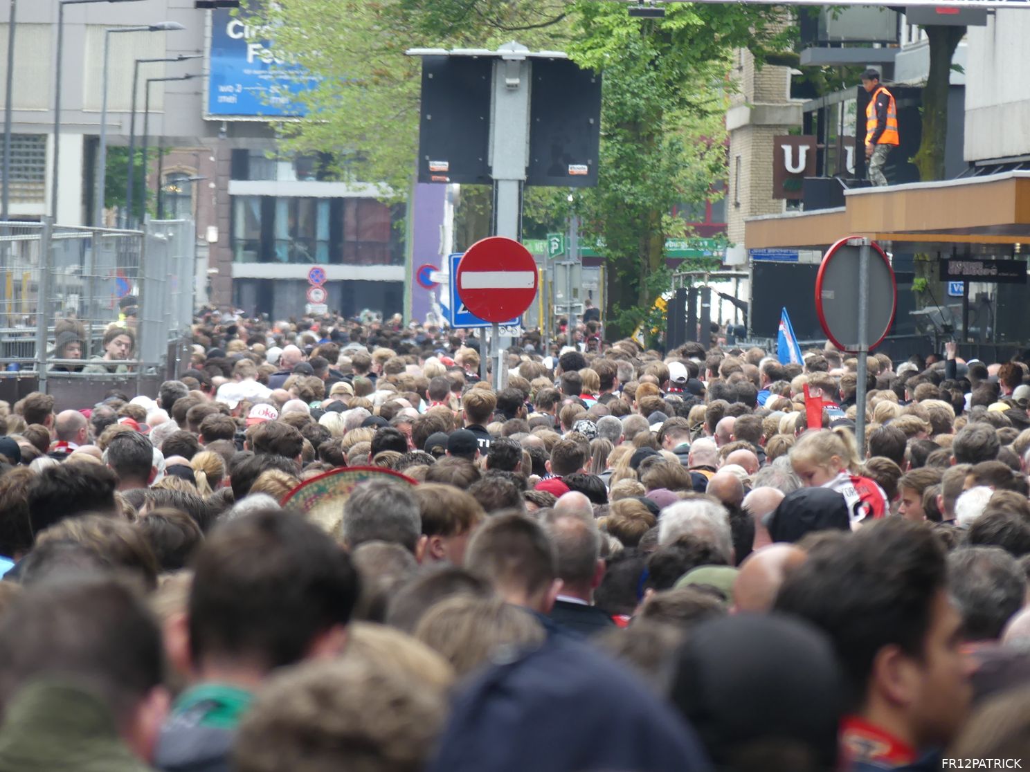Fotoverslag huldiging op de Coolsingel online