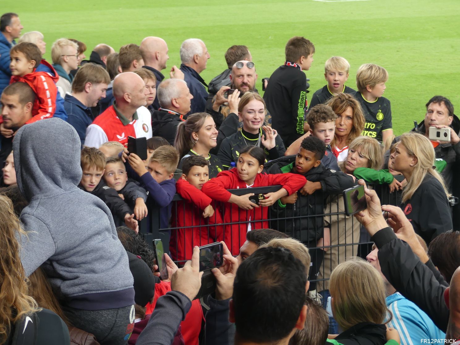 Fotoverslag laatste training voor Ajax-uit online