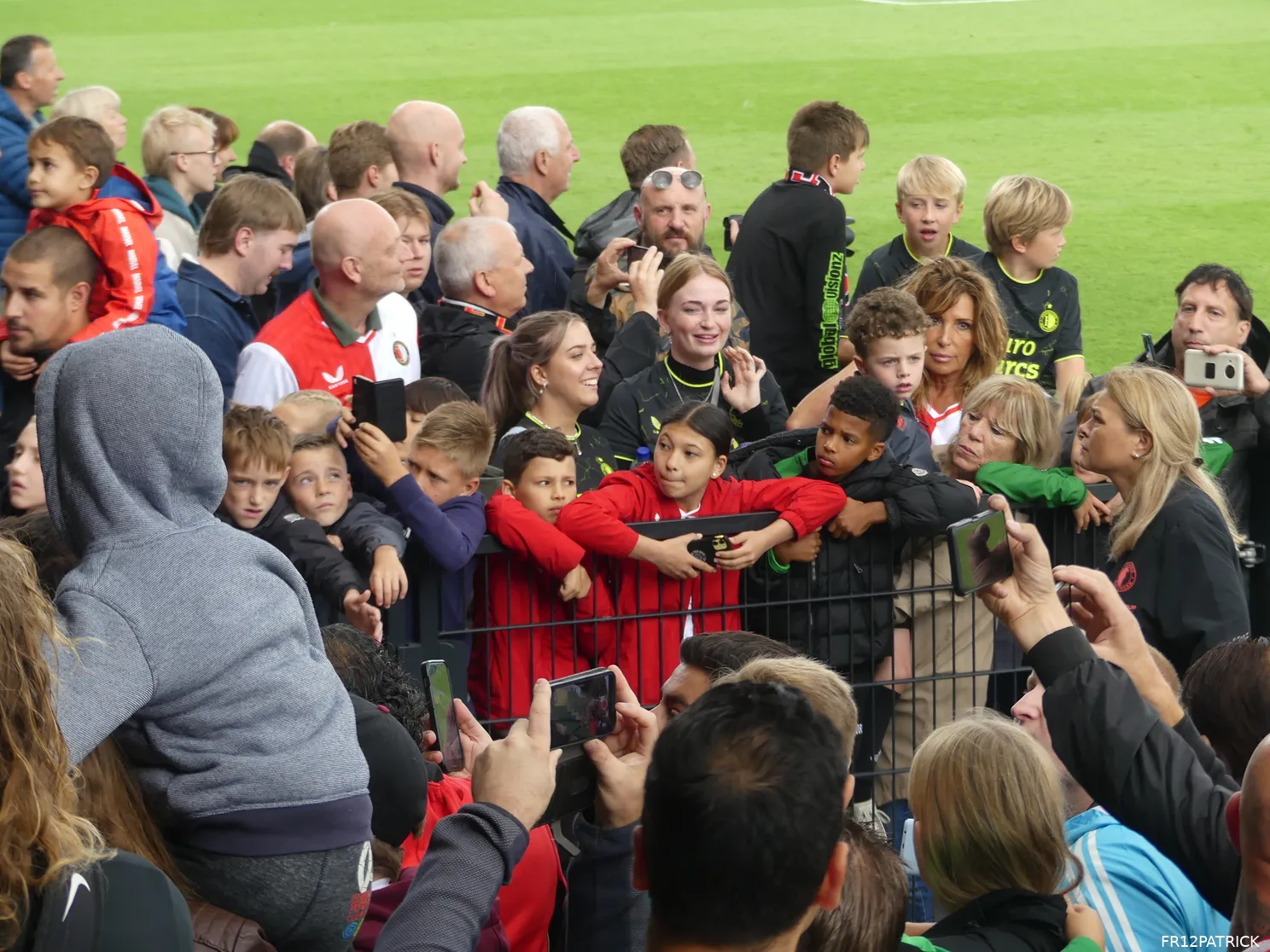 Fotoverslag laatste training voor Ajax-uit online