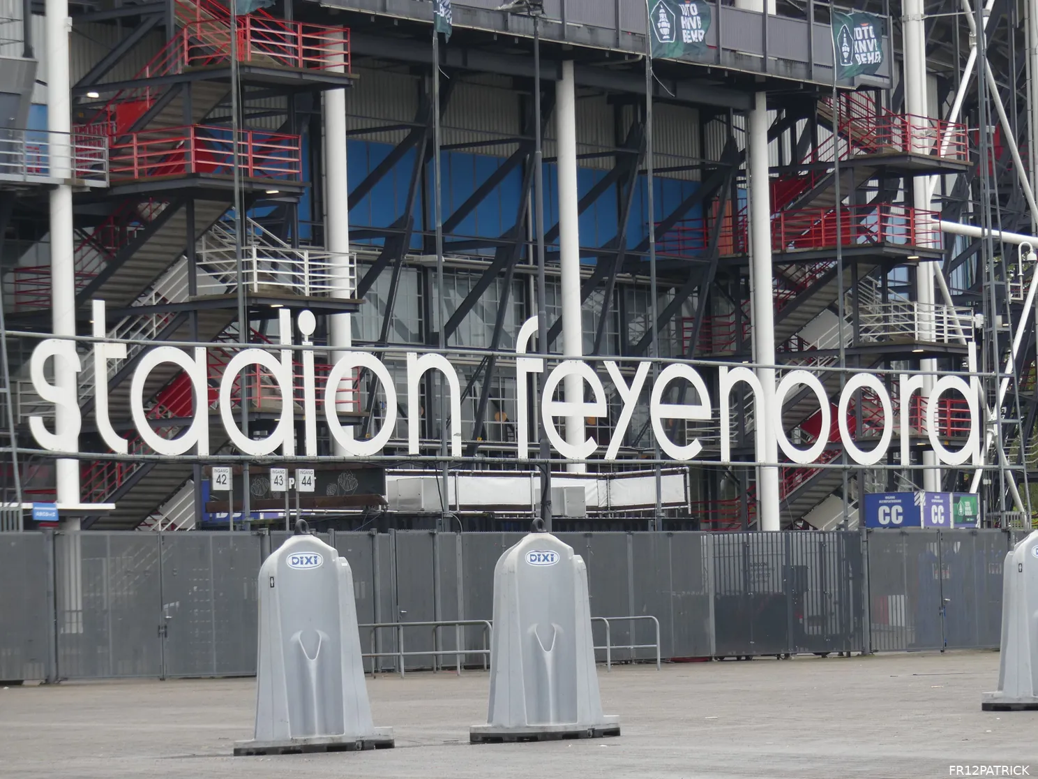 De Kuip maakt zich klaar voor de bekerfinale (foto's)