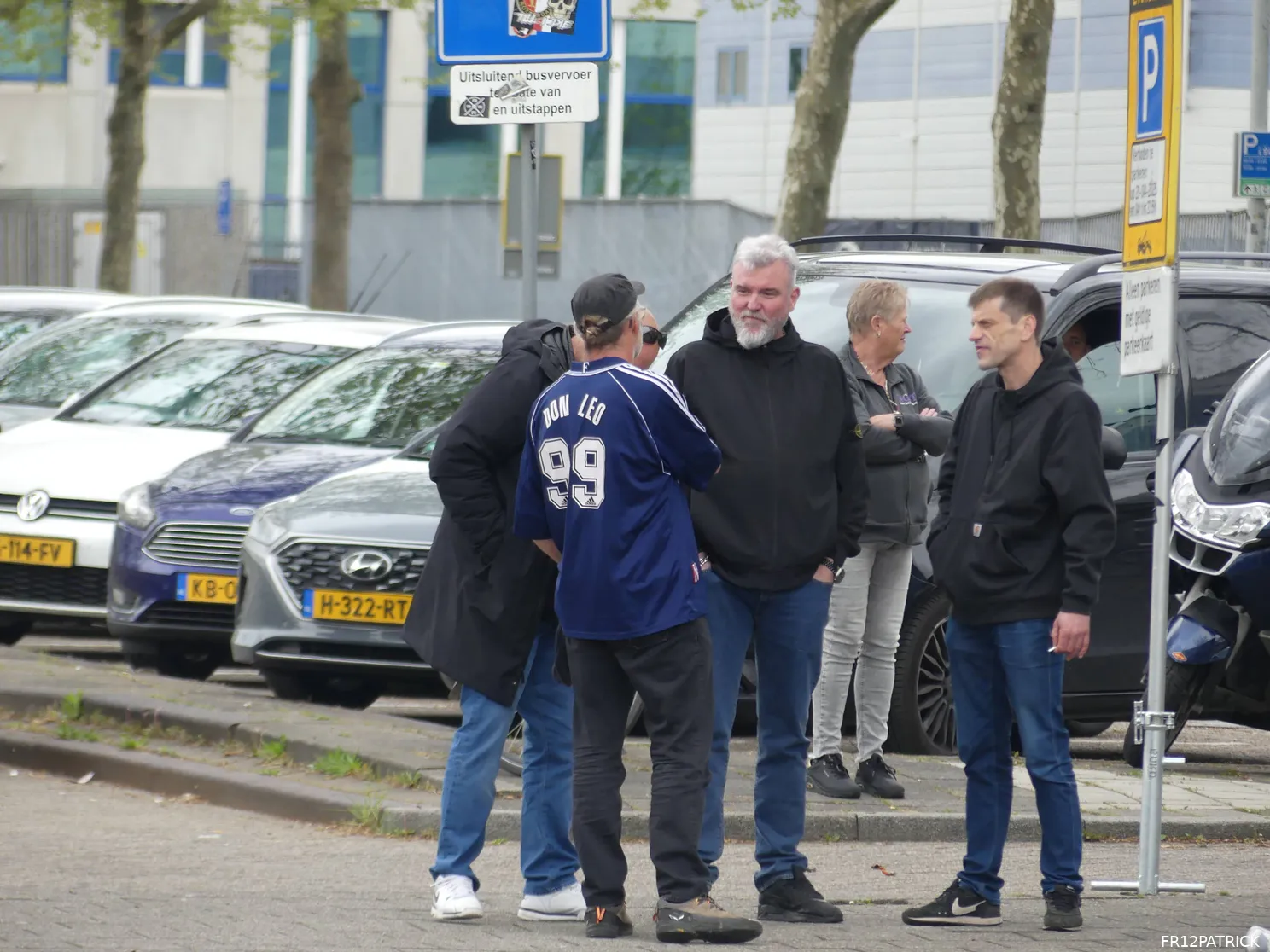 Fotoverslag laatste eerbetoon Leo Beenhakker online