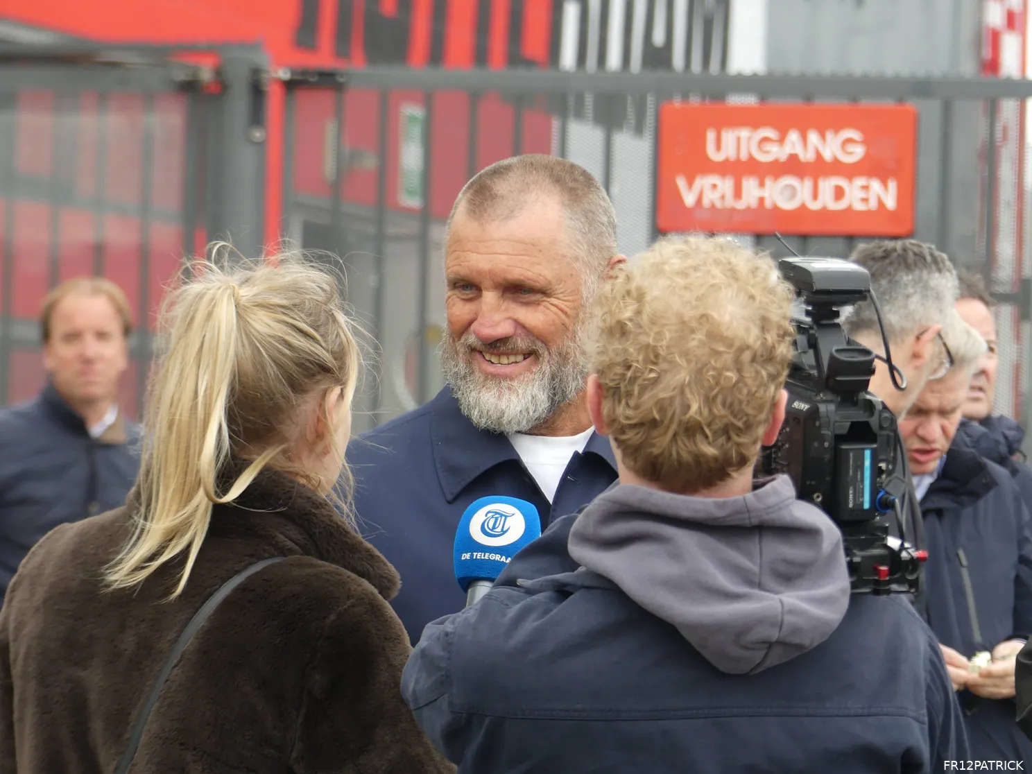 Fotoverslag laatste eerbetoon Leo Beenhakker online