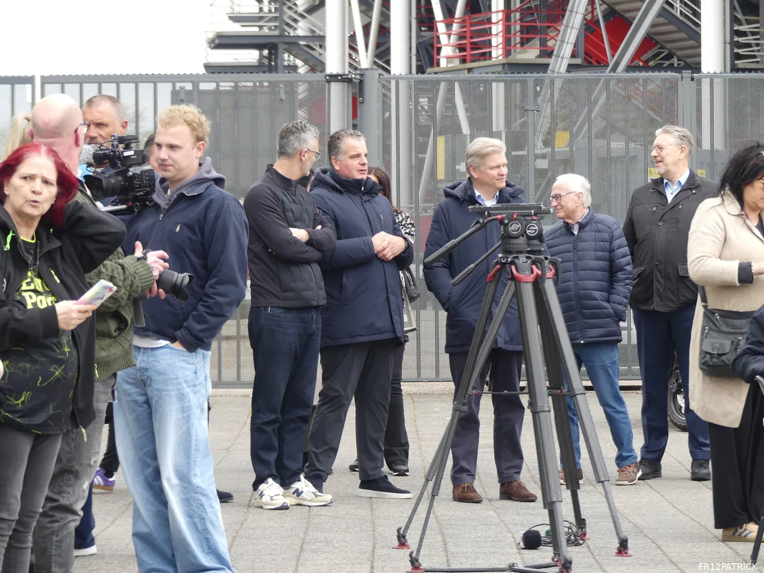 Fotoverslag laatste eerbetoon Leo Beenhakker online