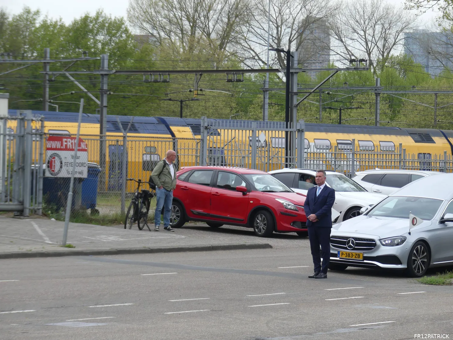 Fotoverslag laatste eerbetoon Leo Beenhakker online