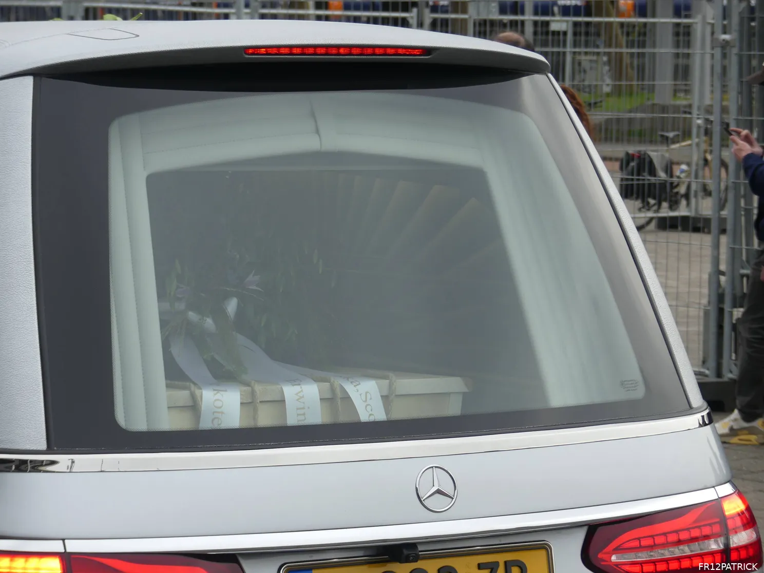 Fotoverslag laatste eerbetoon Leo Beenhakker online