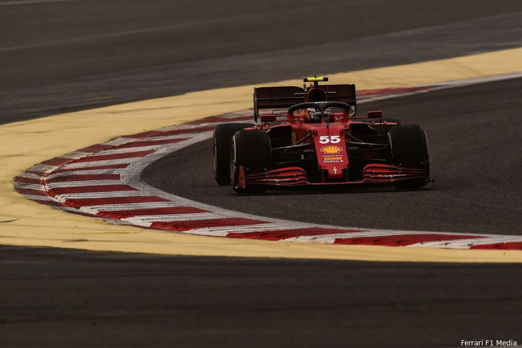F1 Techniek wintertests | Ferrari komt met creatieve vinnen naast diffuser