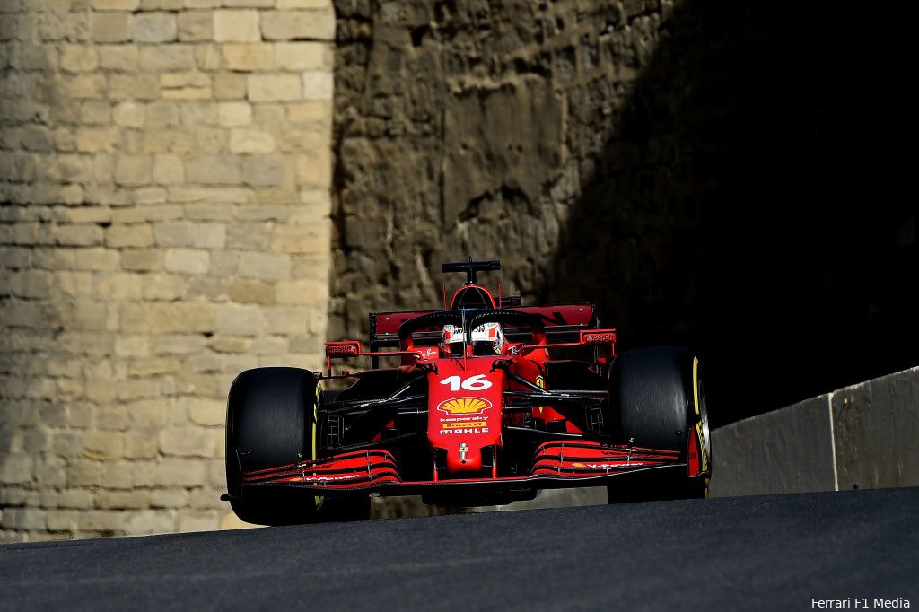 Startopstelling GP Baku | Leclerc schokt met pole, Verstappen moet genoeg nemen met P3