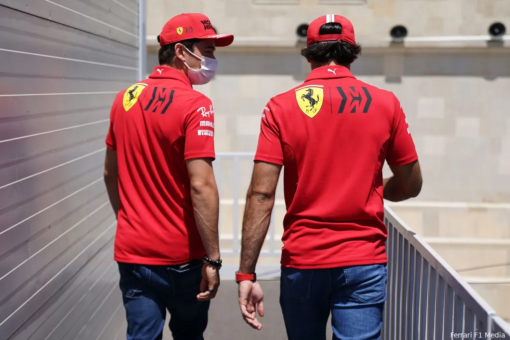 Sainz baalt van matig weekend Ferrari: 'Merkte in Bahrein al dat daar iets niet goed zit'