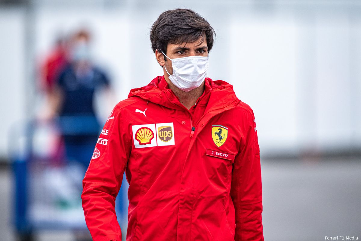 Sainz hoopt op snelle Ferrari in 2022: 'Ik vraag alleen maar een snelle auto'
