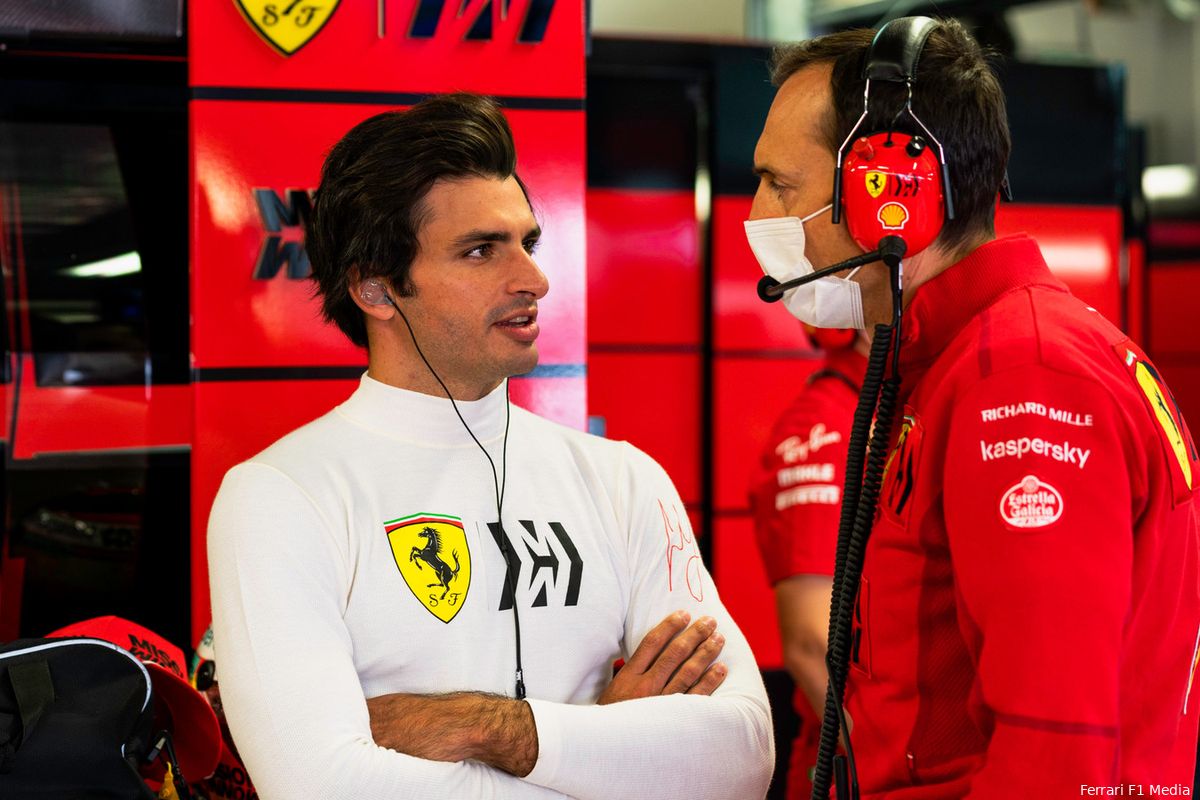 Sainz ziet grote verschillen: 'Red Bull en Mercedes mijlenver voor ons'