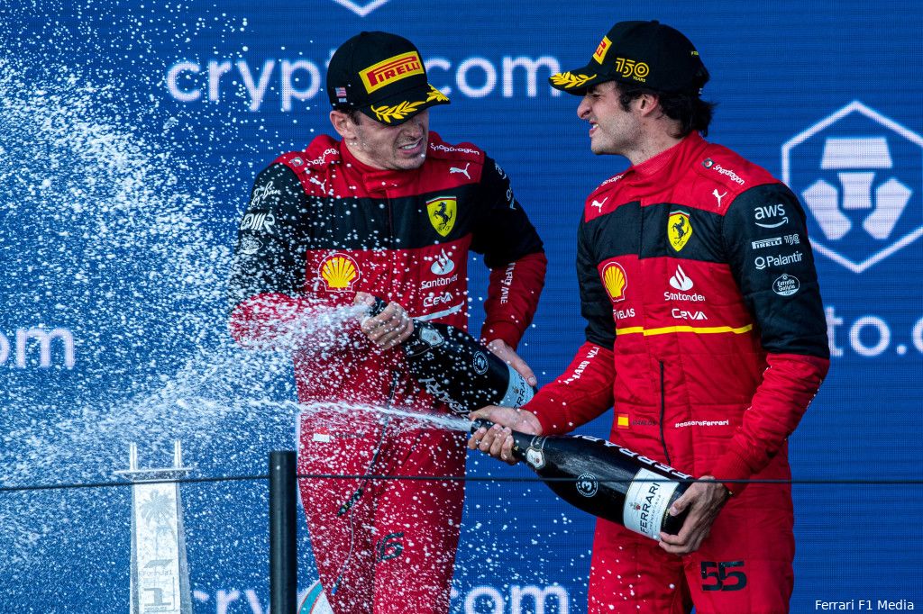 'Ferrari móét met een eerste en tweede coureur werken in de strijd met Verstappen'