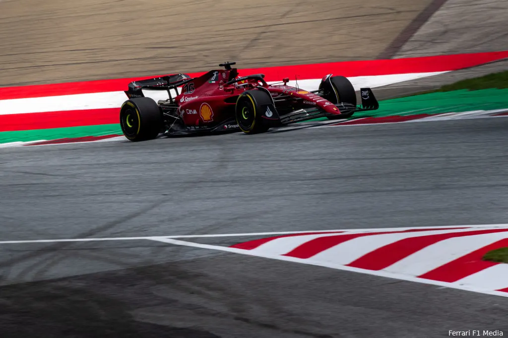 Leclerc wint bloedstollende Grand Prix van Oostenrijk voor Verstappen, Sainz valt uit