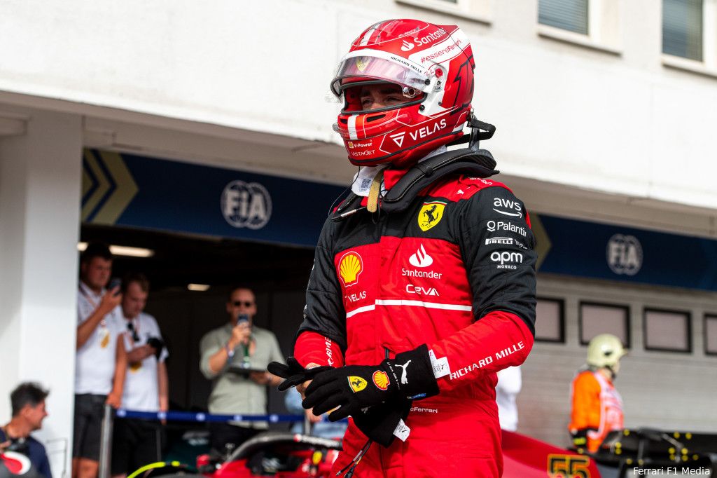 Kalff veegt de vloer aan met 'tweede rijder' Leclerc: 'Hij is niet de leider van Ferrari'