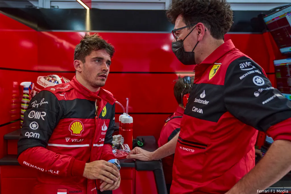 Update | Binotto steunt Leclerc: 'Nog tien races, laten we ze allemaal proberen te winnen'