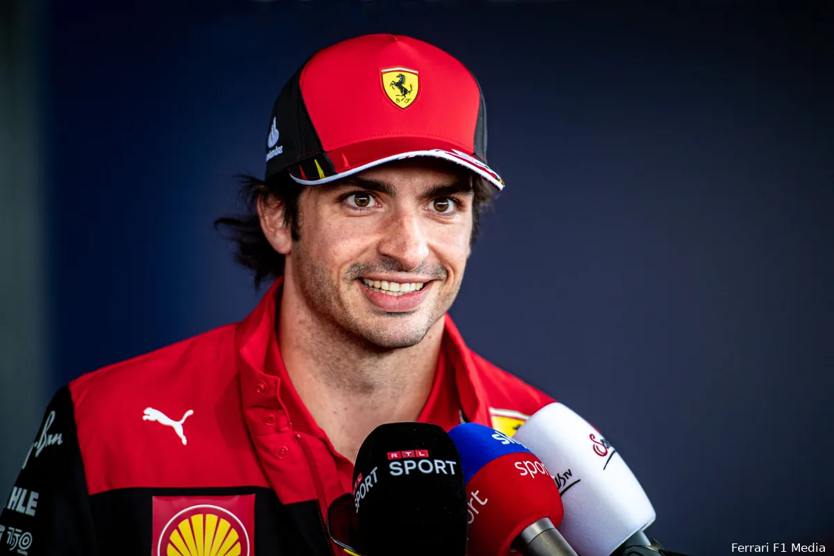 Sainz over pole in de regen: 'Ik heb meer vertrouwen gekregen in mijn auto'