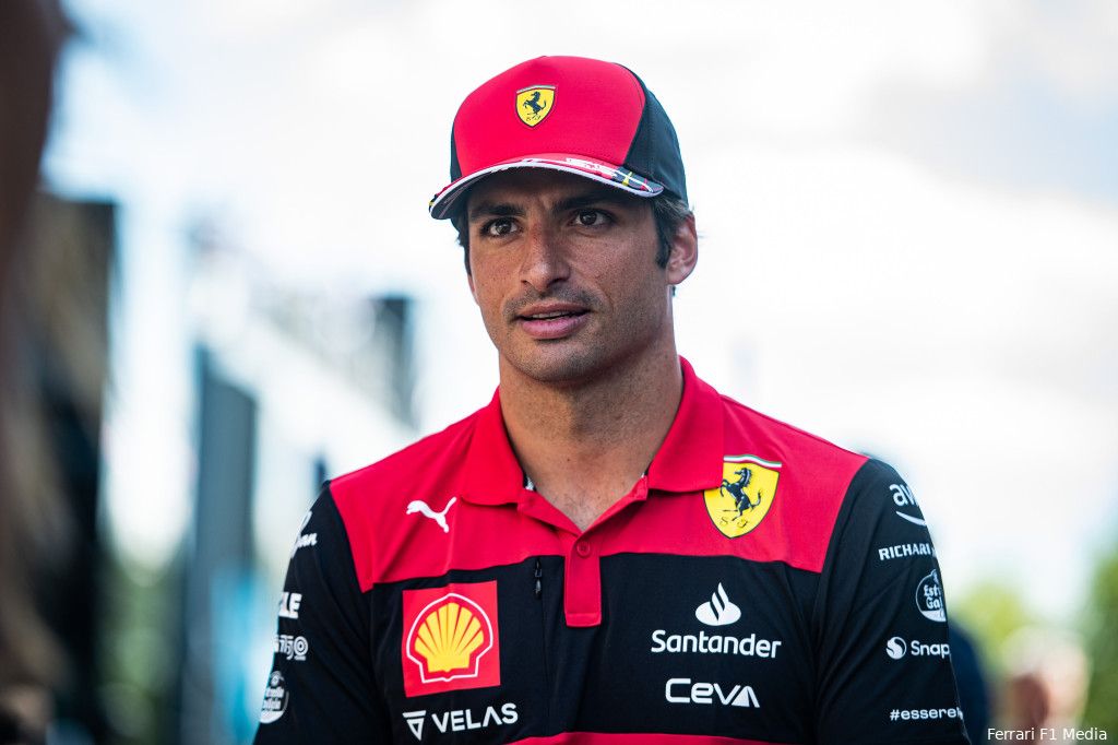 Sainz ongerust over topsnelheid Pérez: 'En dan heb je ook nog de snelheid van Verstappen'
