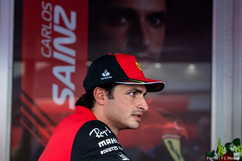 Sainz gefrustreerd door de fout van Russell: 'Ik betaal opnieuw de prijs'