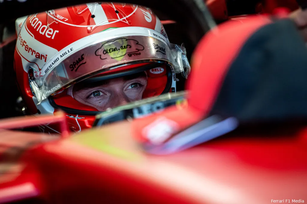 Verslag VT2 | Leclerc met hevige crash tijdens bandentest, Verstappen P6 in weinigzeggende sessie