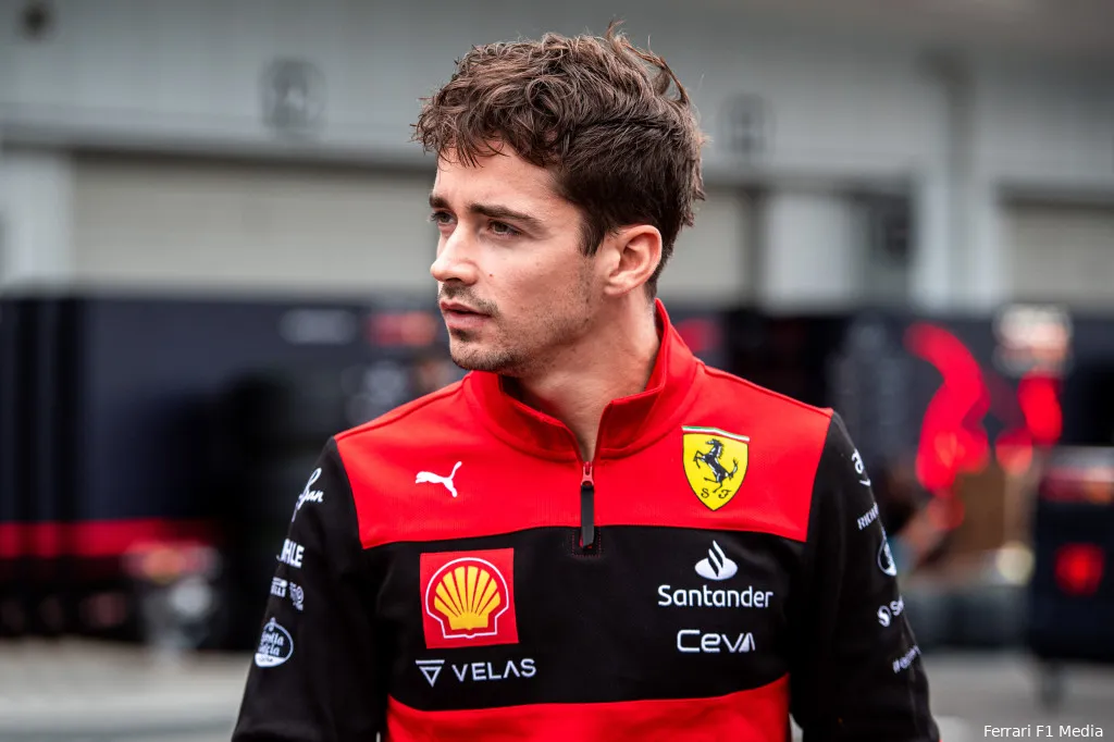 Leclerc bespreekt 'allesbeslissende tijdstraf' waardoor de titel definitief uit handen viel