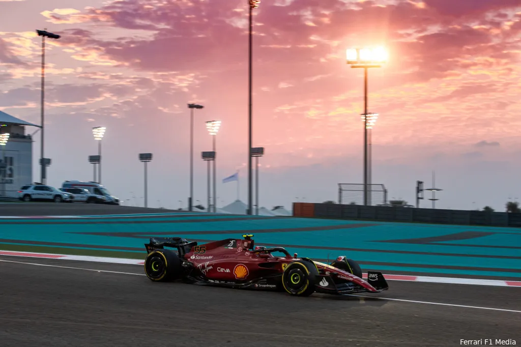 Sainz bekritiseert Hamilton niet om sluwe tactiek: 'Zou zelf iets soortgelijks hebben gedaan'