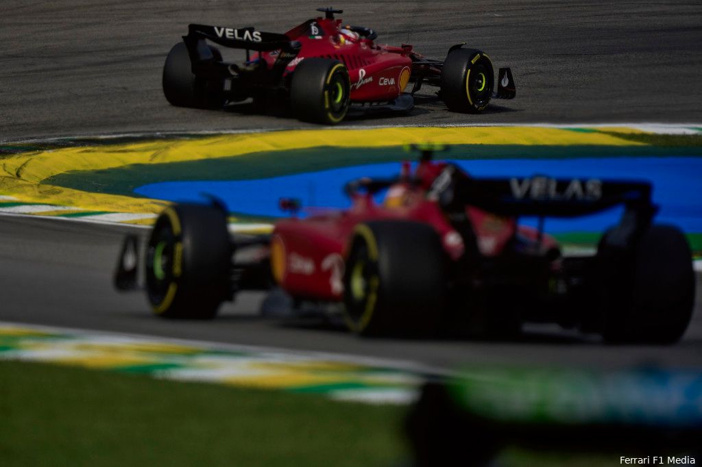 Ferrari deed expres niet aan teamorders voor Leclerc en Sainz: 'Zou té riskant zijn'