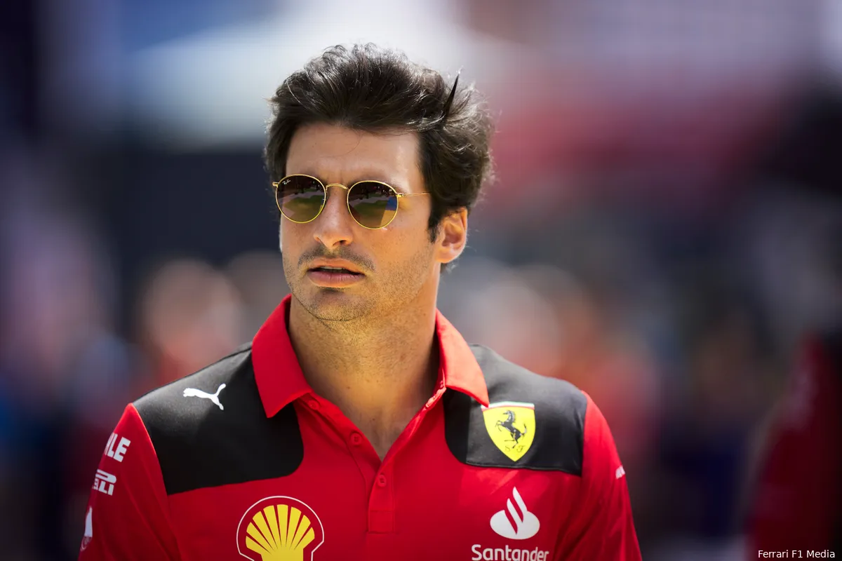 Sainz ontkent stellig ieder Audi-gerucht: 'Doel is om bij Ferrari te blijven'